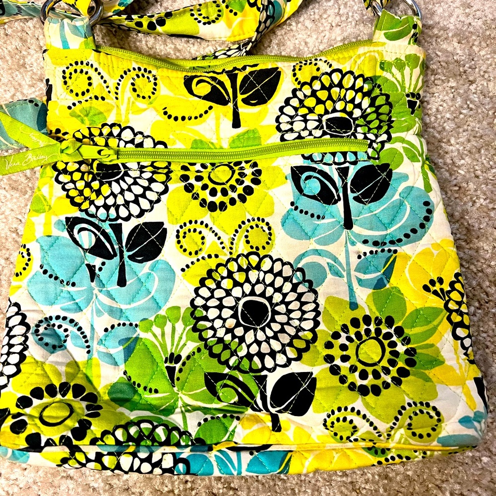 VERA BRADLEY CROSSBODY PURSE BAG